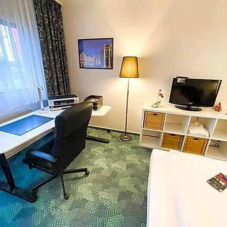 Airport Hotel 3*