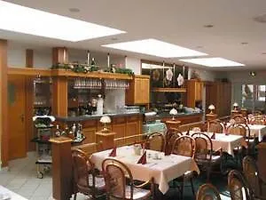 Airport Otel 3*